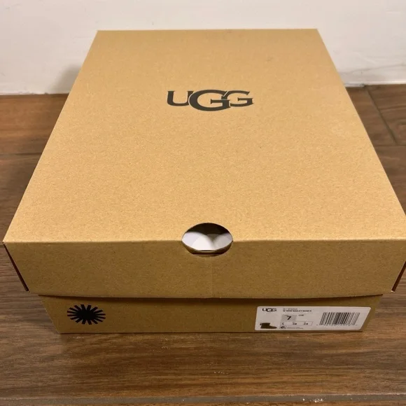 NWT! Ugg Boots‎ Mini Bailey Bow II Chestnut size 7 - Picture 14 of 14